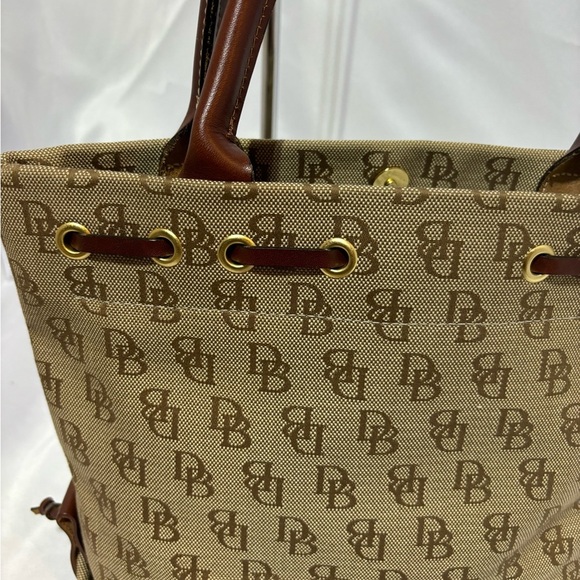 Dooney & Bourke Signature Logo Y2K Shoulder Bag - Picture 6 of 16